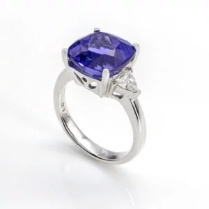 18K White Gold Tanzanite/Diamond Dress Ring 6.22CT